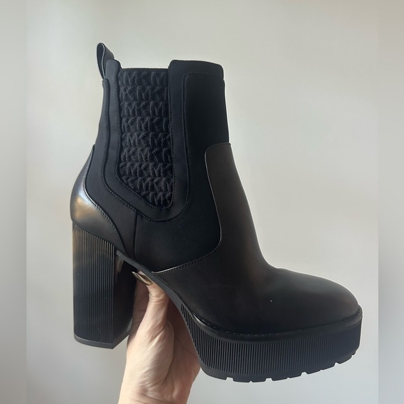 MICHAEL Michael Kors - Women's Cramer Platform Booties - size 9.5 - Picture 15 of 15